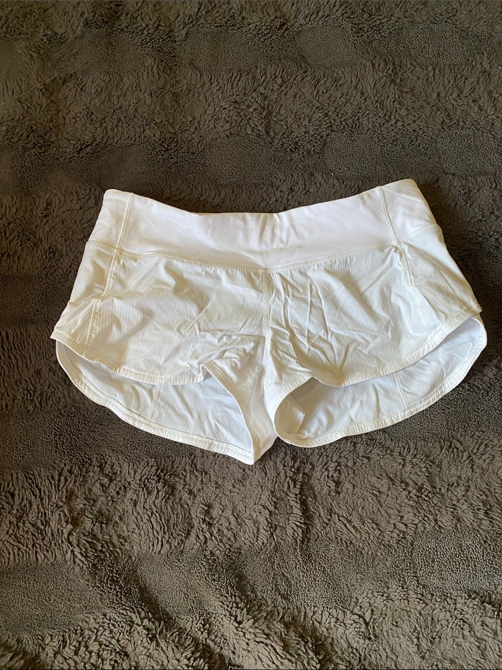 White lululemon shorts
